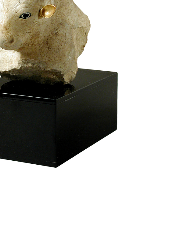 Bull Statue - Image 4